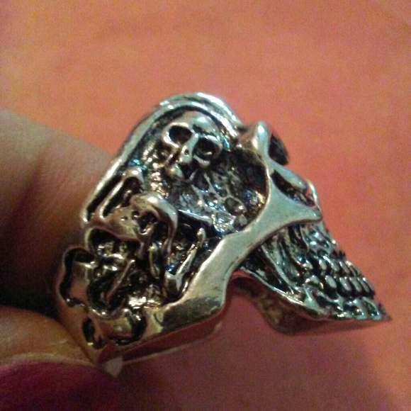 New Big Heavy Silver Skull Skeleton Ring Gothic Goth Biker Men Unisex - Picture 7 of 7